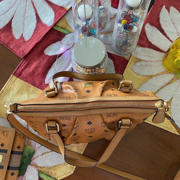 MCM Vintage Cognac Visetos Boston Bag in EUC with shoulder strap $250 - Picture 7 of 12